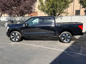 2023 Ford F-150 Lightning Platinum photo 4