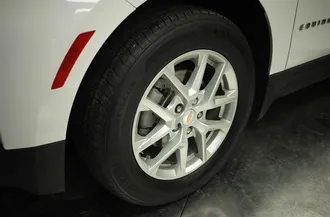 2023 CHEVROLET EQUINOX photo 4