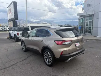 2021 Ford Escape photo 3