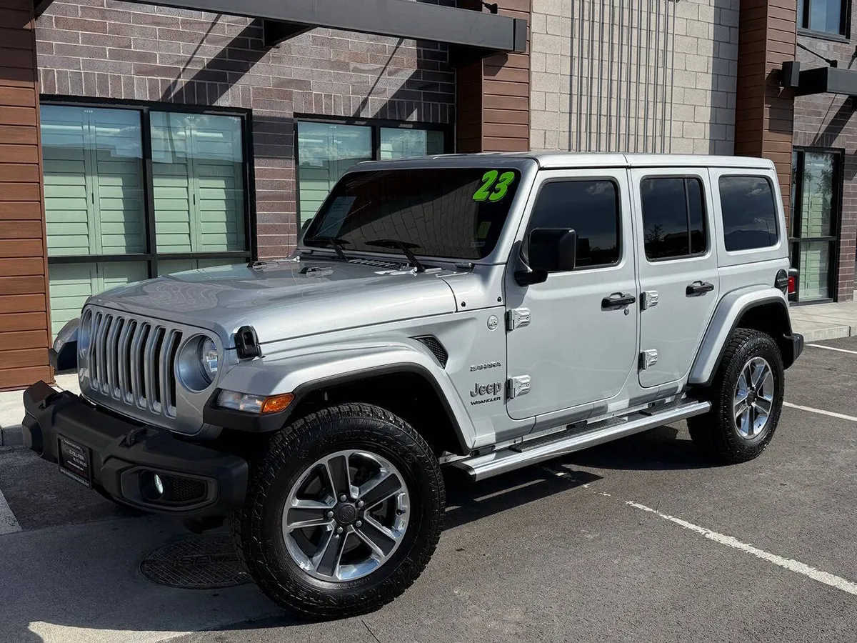 2023 Jeep Wrangler Sahara 4x4 4dr SUV