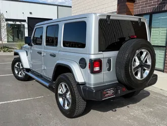 2023 Jeep Wrangler photo 3