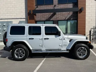 2023 Jeep Wrangler photo 6