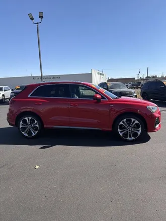 2020 Audi Q3 photo 2