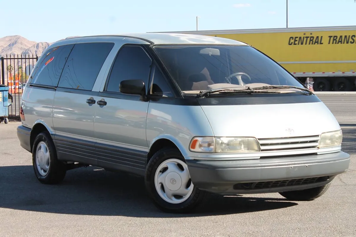 1991 Toyota Previa LE 3dr Mini Van