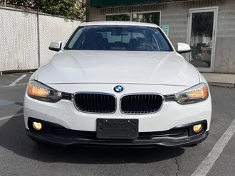2016 BMW 3 Series 320i xDrive photo 2