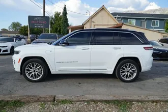 2022 Jeep Grand Cherokee 4xe photo 3