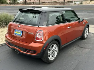 2012 MINI Cooper Hardtop photo 4