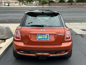 2012 MINI Cooper Hardtop photo 5