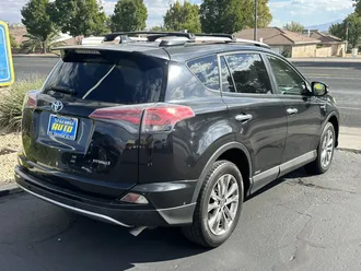 2017 Toyota RAV4 Hybrid photo 4