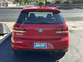 2010 Volkswagen GTI photo 5