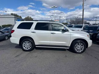 2013 Toyota Sequoia photo 5