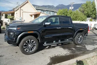 2023 GMC Canyon Crew Cab photo 2