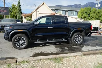 2023 GMC Canyon Crew Cab photo 3