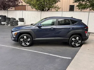 2025 Hyundai KONA SEL photo 4