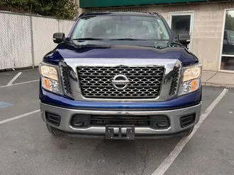 2018 Nissan Titan SV photo 2