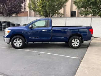 2018 Nissan Titan SV photo 4