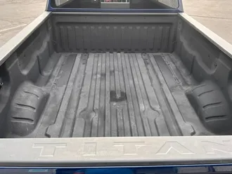 2018 Nissan Titan SV photo 6