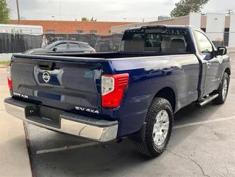 2018 Nissan Titan SV photo 7