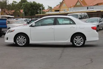 2010 Toyota Corolla photo 5