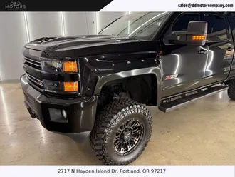 2017 Chevrolet Silverado 2500 HD Crew Cab photo 4