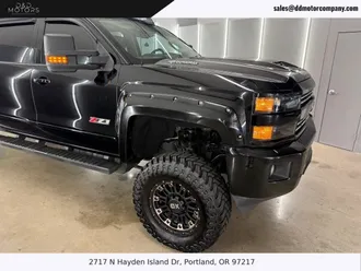 2017 Chevrolet Silverado 2500 HD Crew Cab photo 5