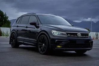 2021 VOLKSWAGEN TIGUAN photo 3