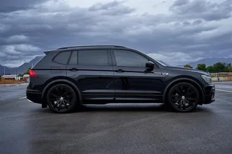 2021 VOLKSWAGEN TIGUAN photo 4