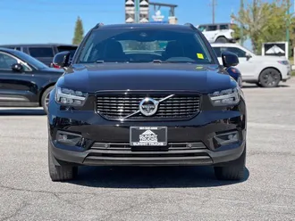 2022 Volvo XC40 photo 2