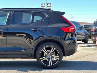 2022 Volvo XC40 photo 5