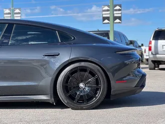 2020 Porsche Taycan photo 5