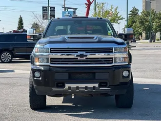 2017 Chevrolet Silverado 3500HD photo 2