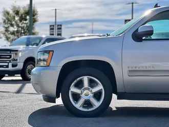 2010 Chevrolet Suburban 1500 photo 4