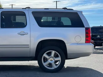 2010 Chevrolet Suburban 1500 photo 5
