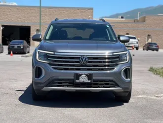 2024 Volkswagen Atlas photo 2