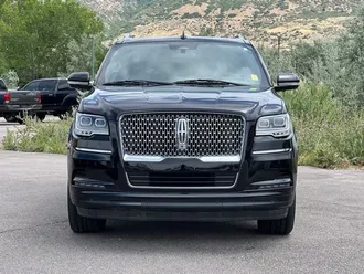 2024 Lincoln Navigator photo 2