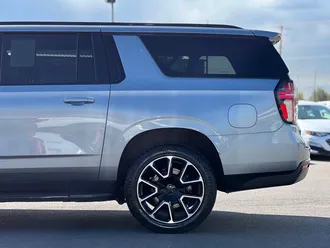 2024 Chevrolet Suburban photo 4