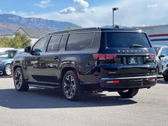 2023 Jeep Wagoneer L photo 6
