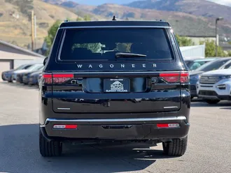 2023 Jeep Wagoneer L photo 7