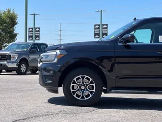 2023 Ford Expedition photo 4