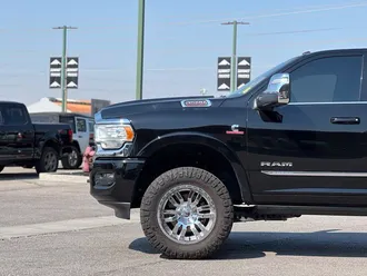 2023 Ram 3500 photo 4