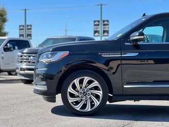 2023 Lincoln Navigator photo 4