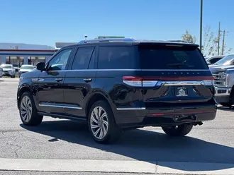 2023 Lincoln Navigator photo 6