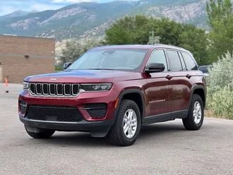 2023 Jeep Grand Cherokee photo 3