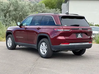 2023 Jeep Grand Cherokee photo 6