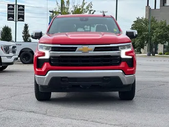 2023 Chevrolet Silverado 1500 photo 2