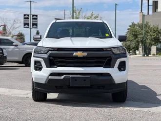 2023 Chevrolet Colorado photo 2