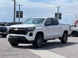 2023 Chevrolet Colorado photo 3