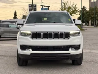 2022 Jeep Wagoneer photo 2