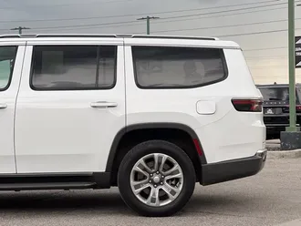 2022 Jeep Wagoneer photo 5