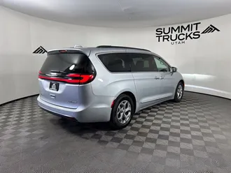 2022 Chrysler Pacifica photo 5